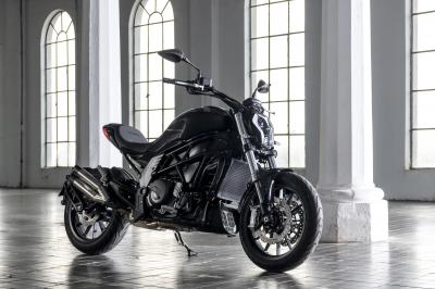 Benelli 502 C | les photos officielles de la Ducati Diavel like